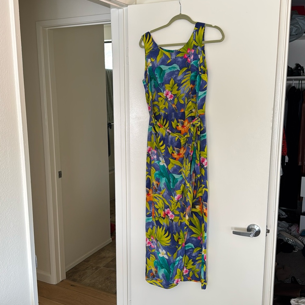 100% silk August hale floral wrap dress